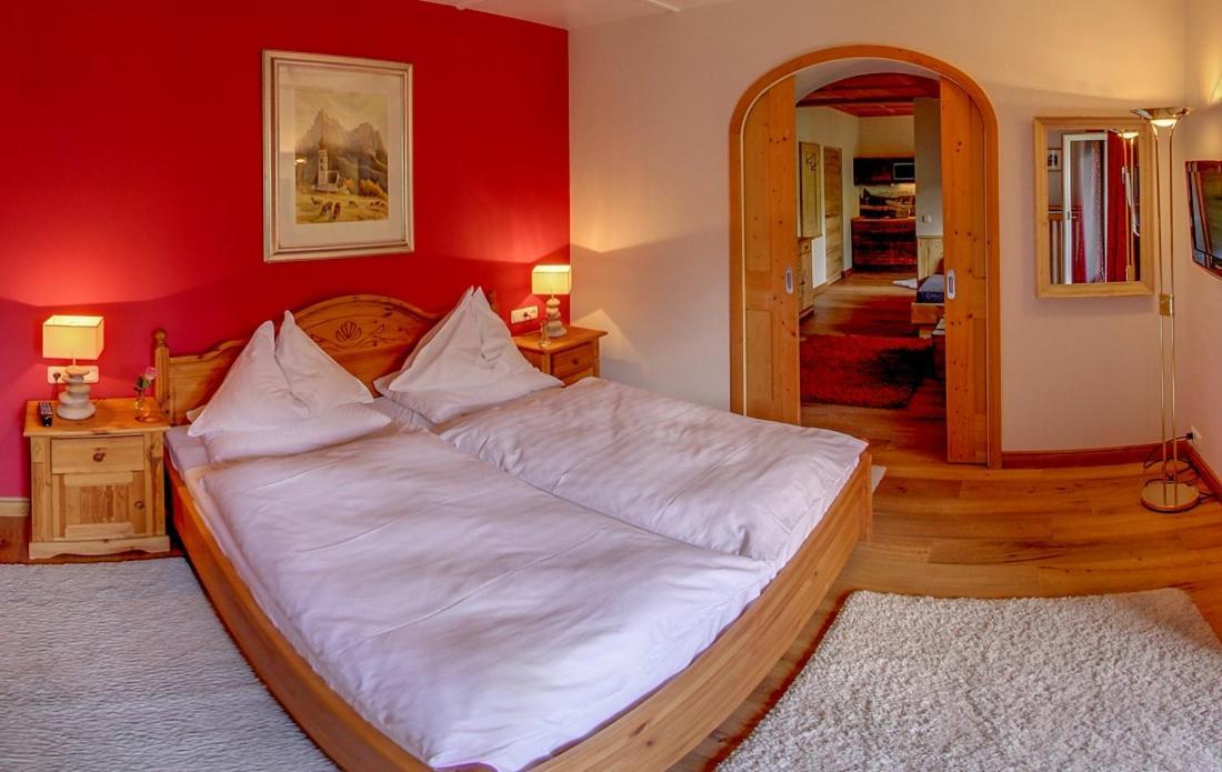 Serviced Apartments Villa Licht Kitzbuhel Ruang foto