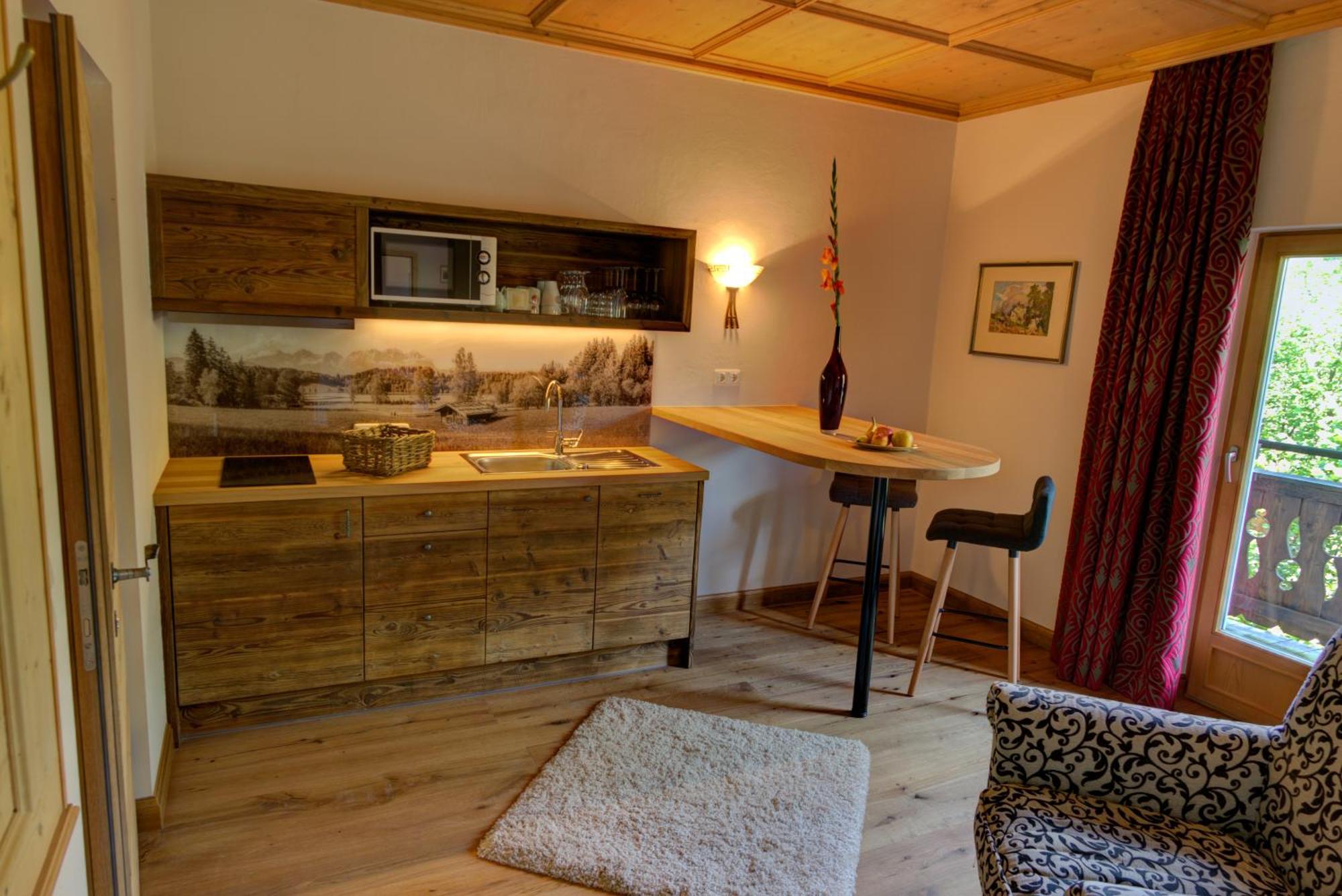Serviced Apartments Villa Licht Kitzbuhel Ruang foto